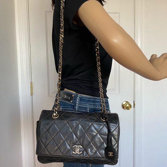 ❌SOLD ON E🅱️🅰️Y❌CHANEL CC black quilted shoulder bag CC logo turn lock Bag 💮 - Picture 6 of 17
